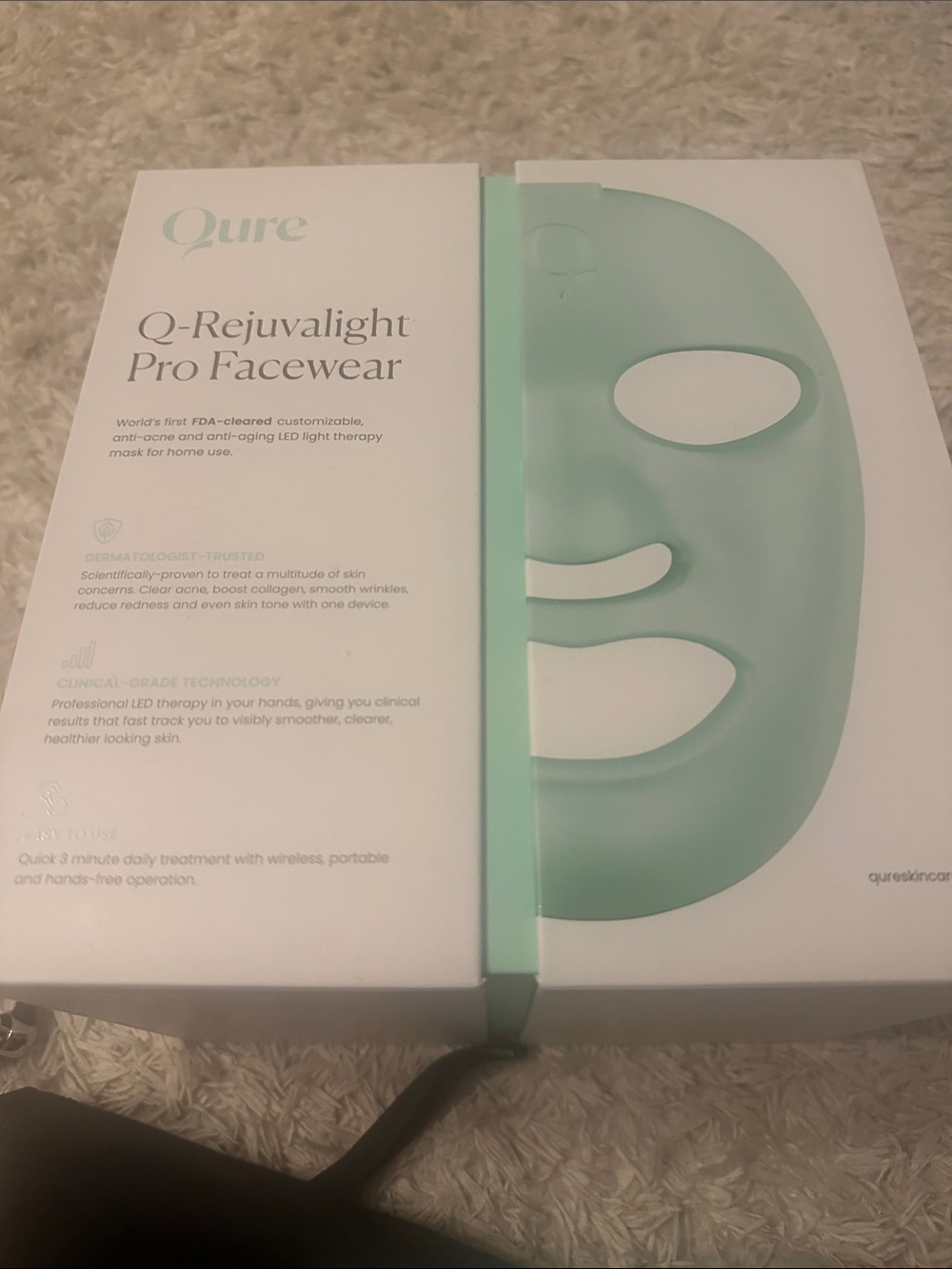 Q-Rejuvalight Pro Facewear LED Mask — Mint